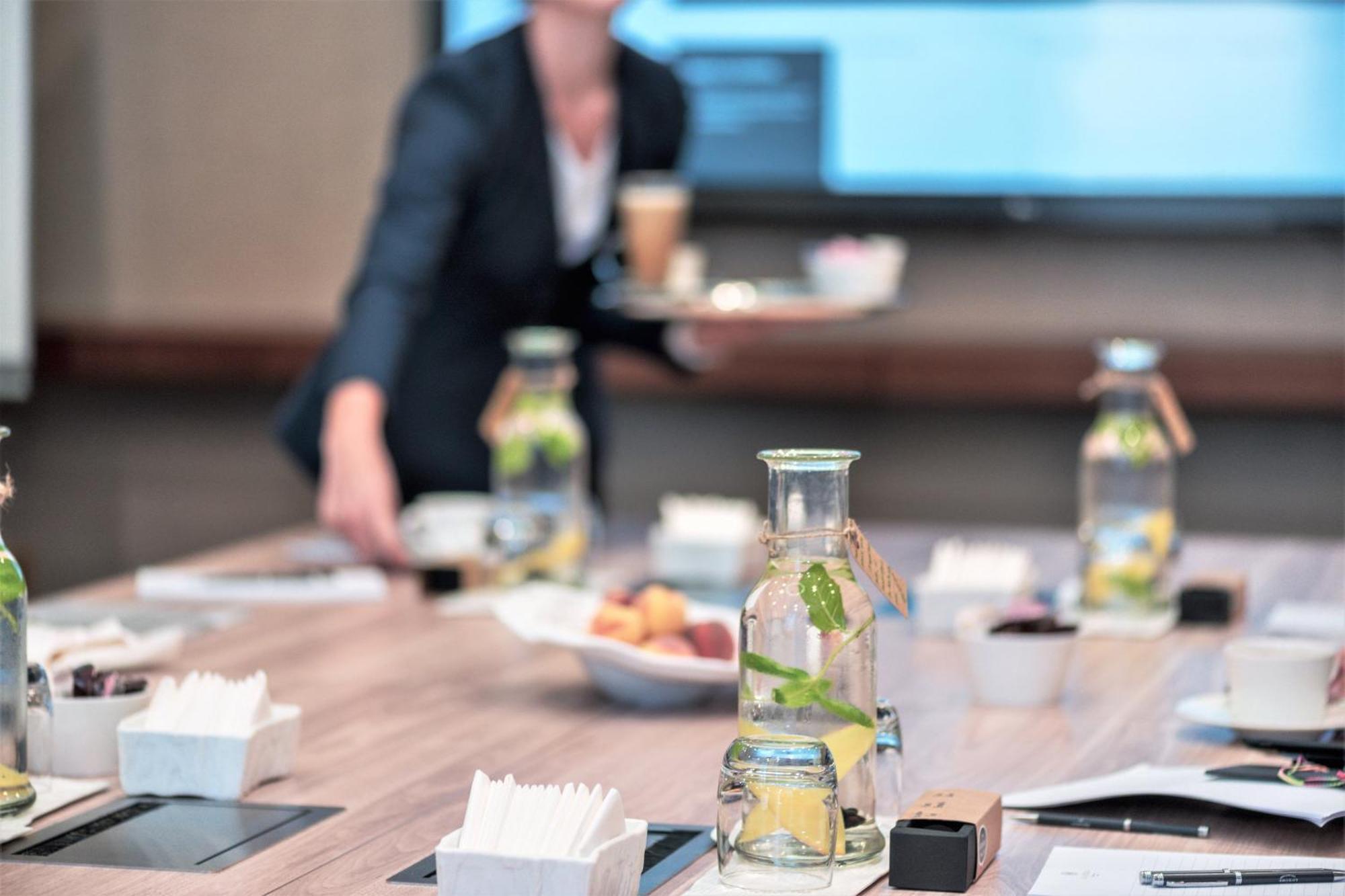 Al Messila, A Luxury Collection Resort & Spa, Doha Luaran gambar A meeting in progress